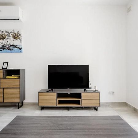 F12 Room 2, Private Room Two Single Beds Privated Bathroom In Shared Flat Msida Exterior foto