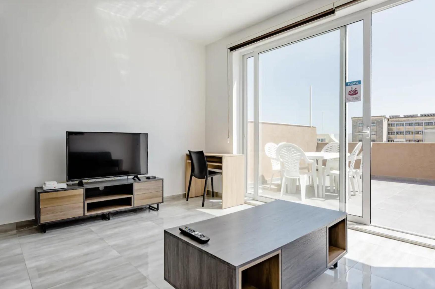 F12 Room 2, Private Room Two Single Beds Privated Bathroom In Shared Flat Msida Exterior foto